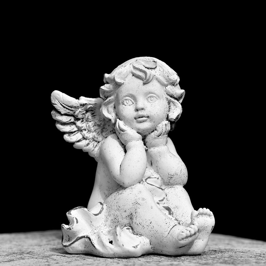 little angel statue