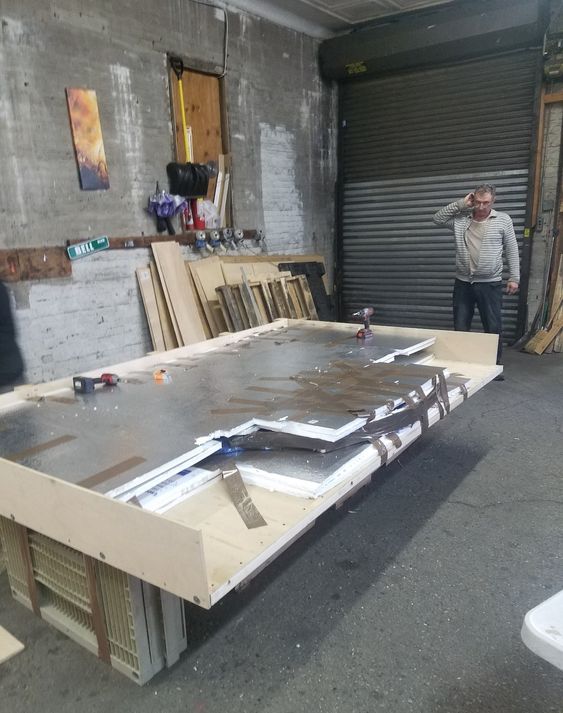 Choosing New York Antique Movers for Shipping a Large Mirror