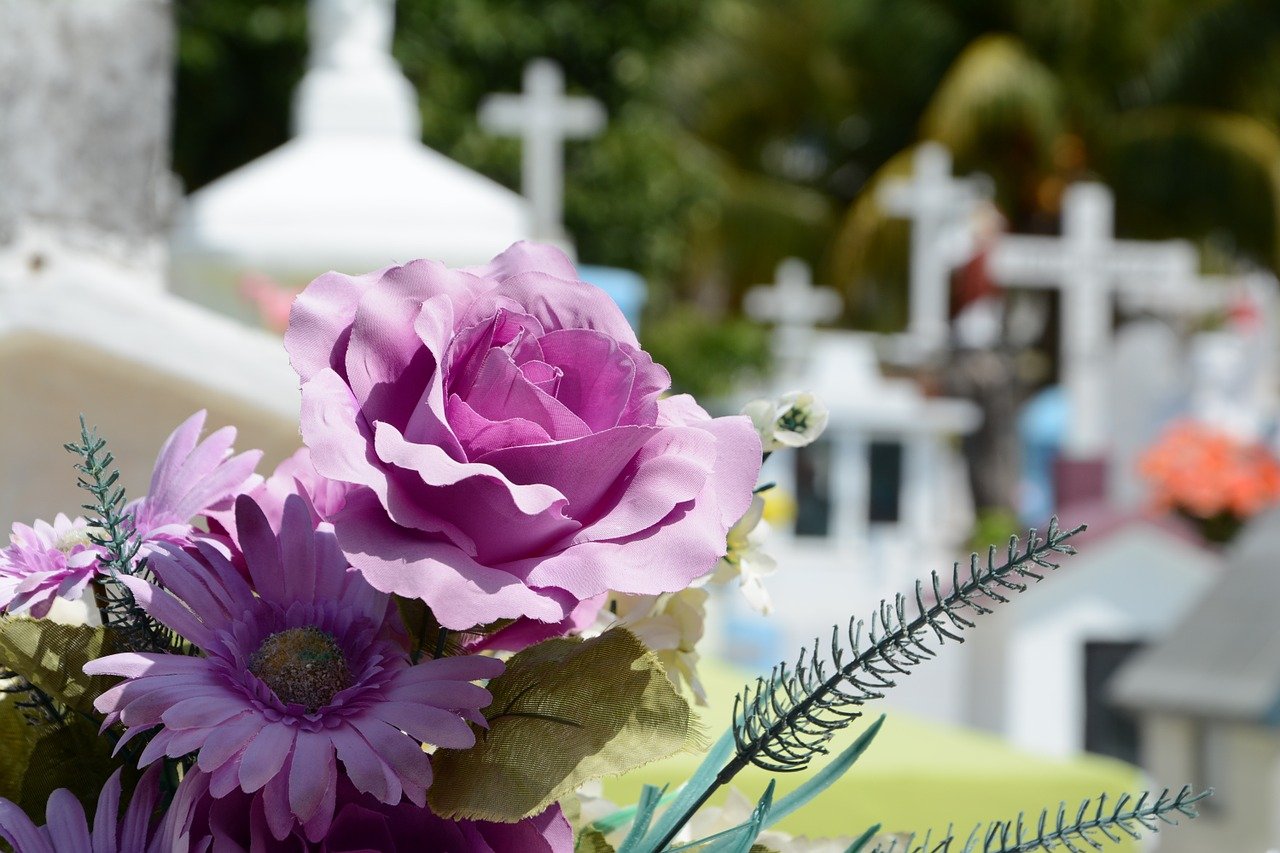 6 Creative Ideas to Honor Your Dearly Departed in an Artistic Fashion