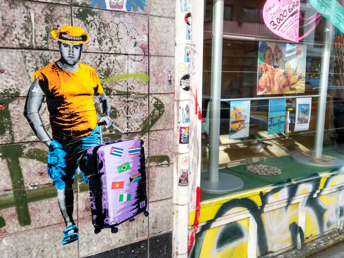 Reisefieber: New Intervention by the Street Artist LAPIZ