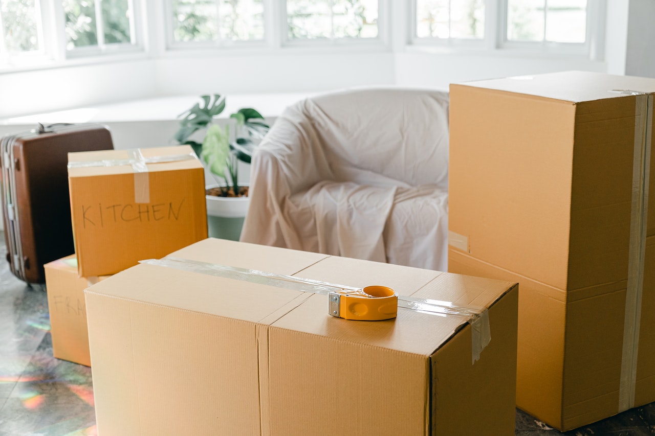 How to Decide Between a Flatrate Moving Service and Hourly Movers