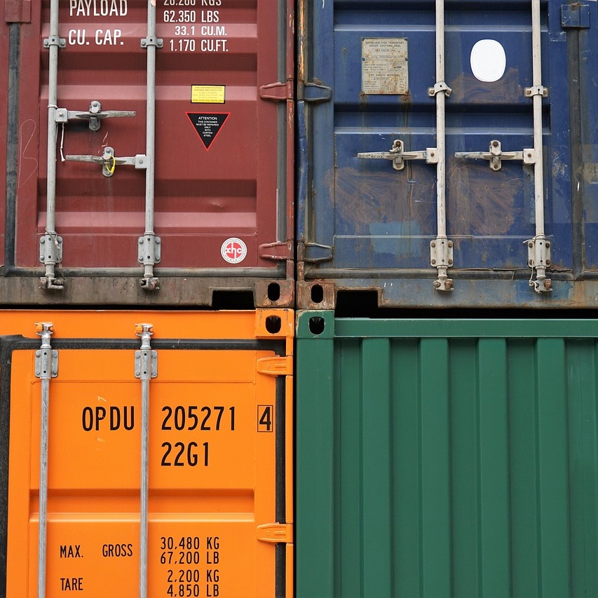 5 Benefits of Creating a Storage Facility with Shipping Containers