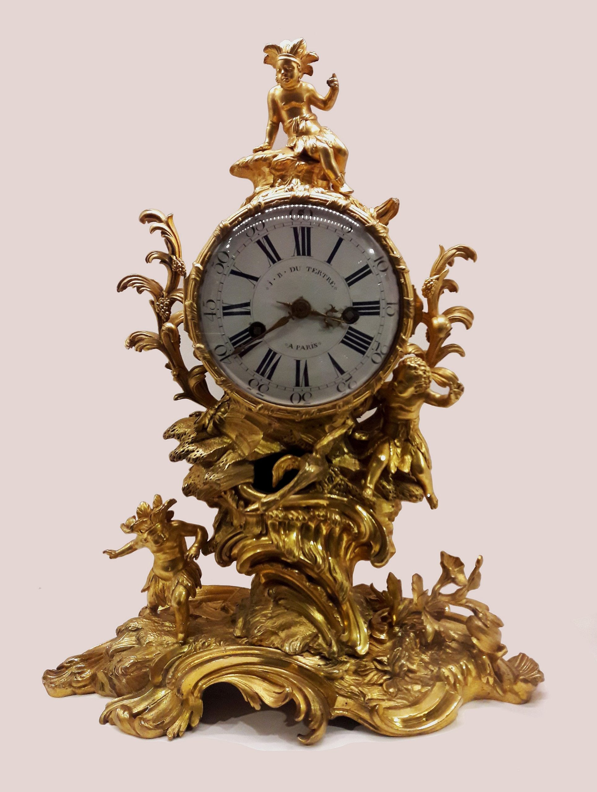 Types of Antique Clocks: How to Use Them in Interior Design