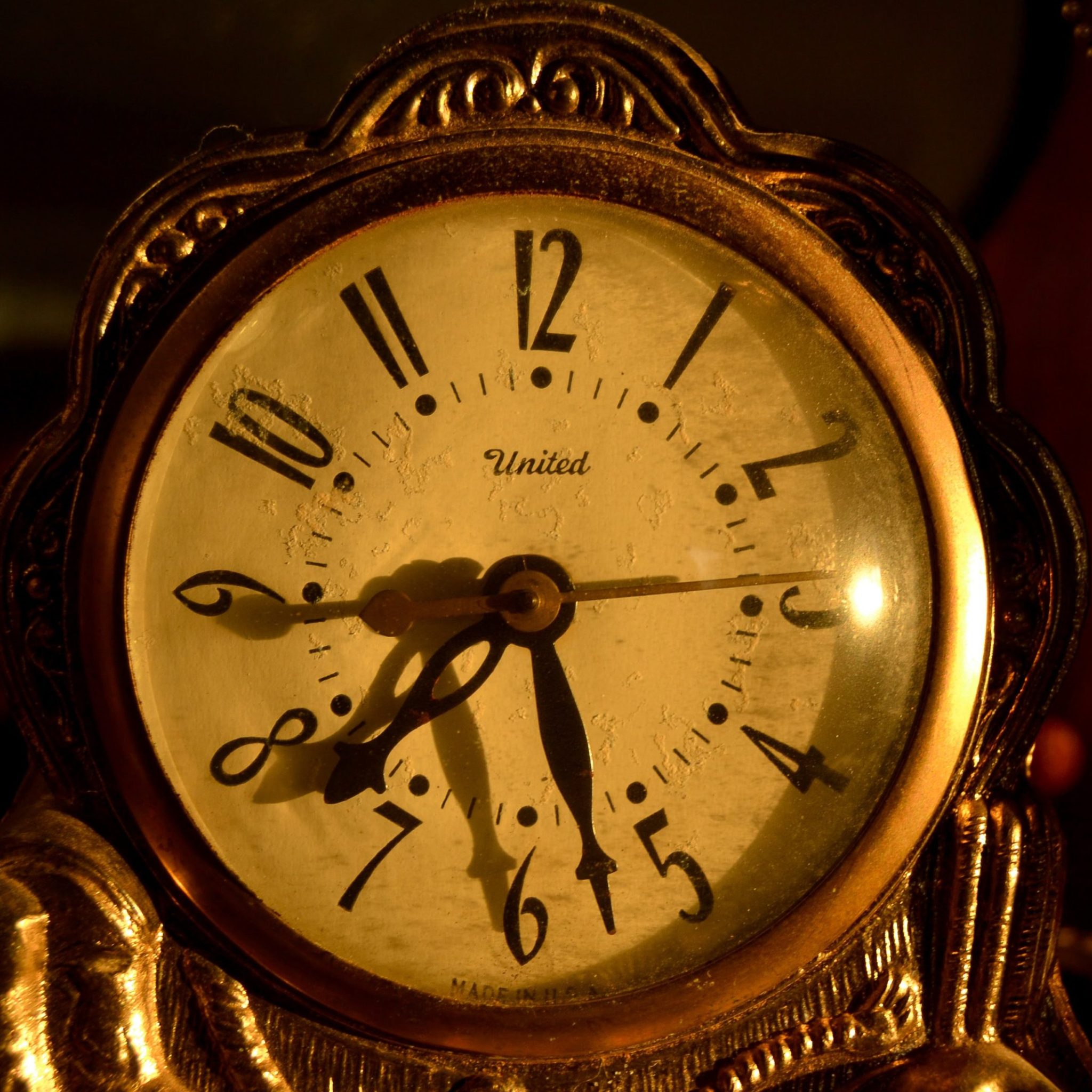 Types of Antique Clocks: How to Use Them in Interior Design