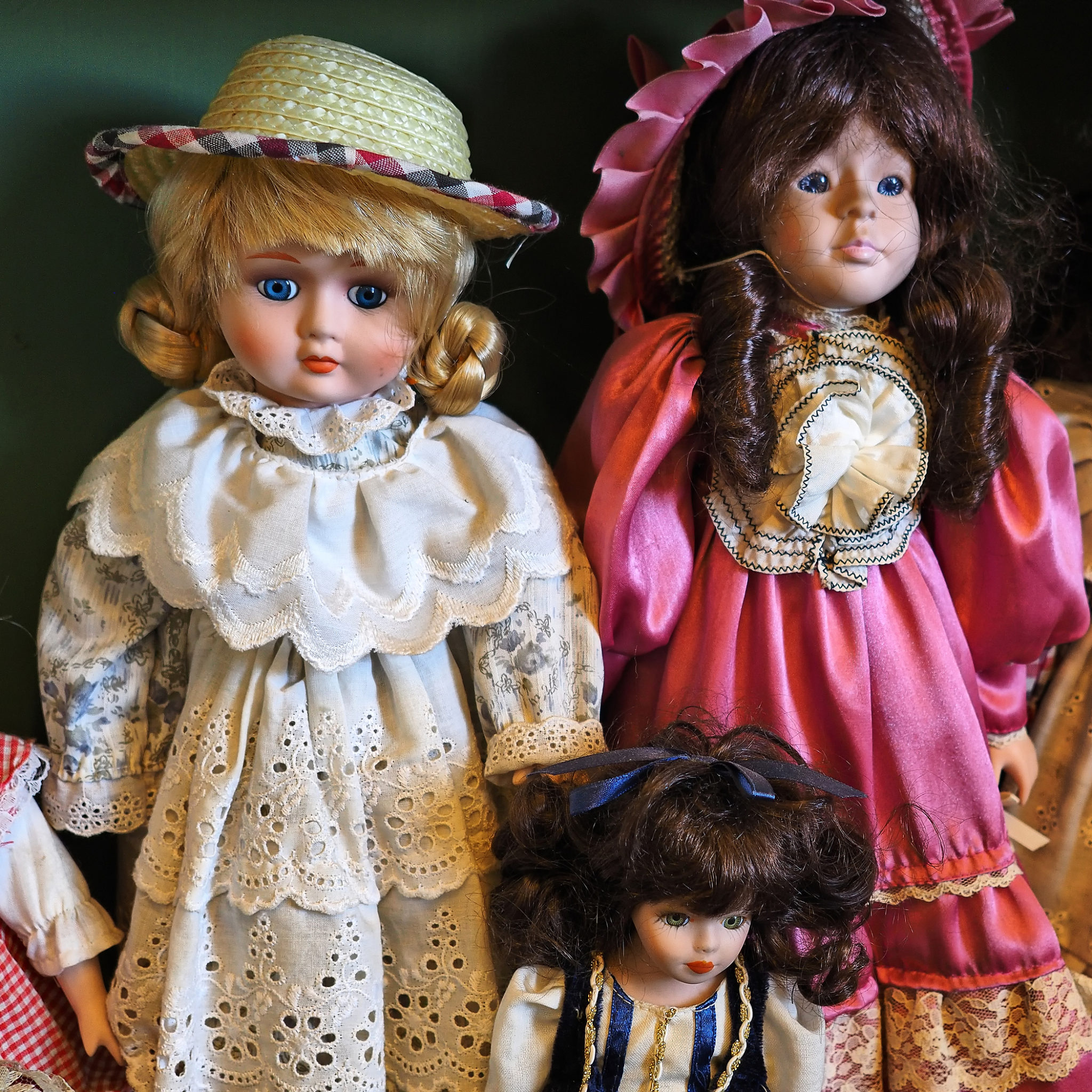 Antique porcelain hot sale dolls value