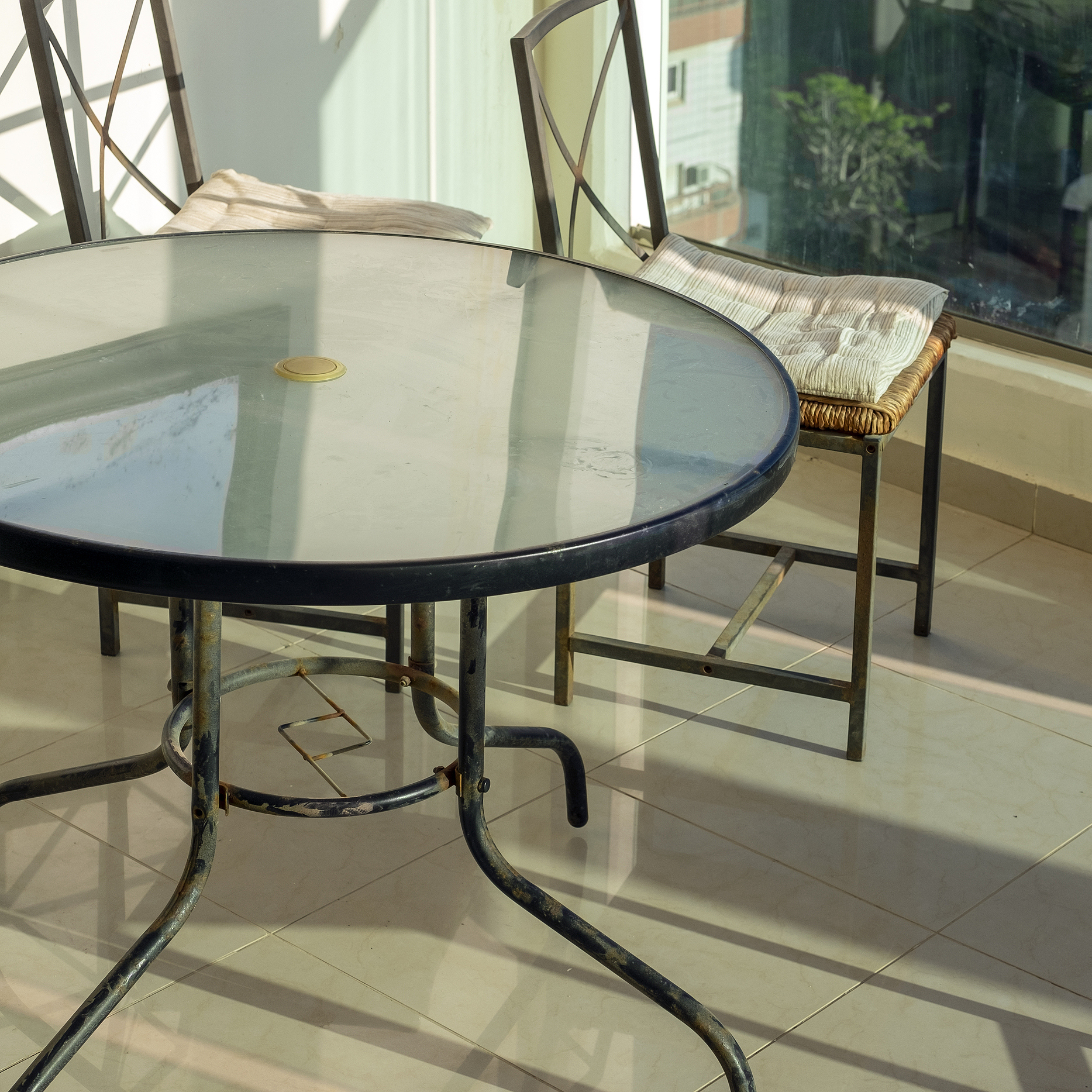 The Best Way to Ship Glass Tables: 5 Expert Tips to Take