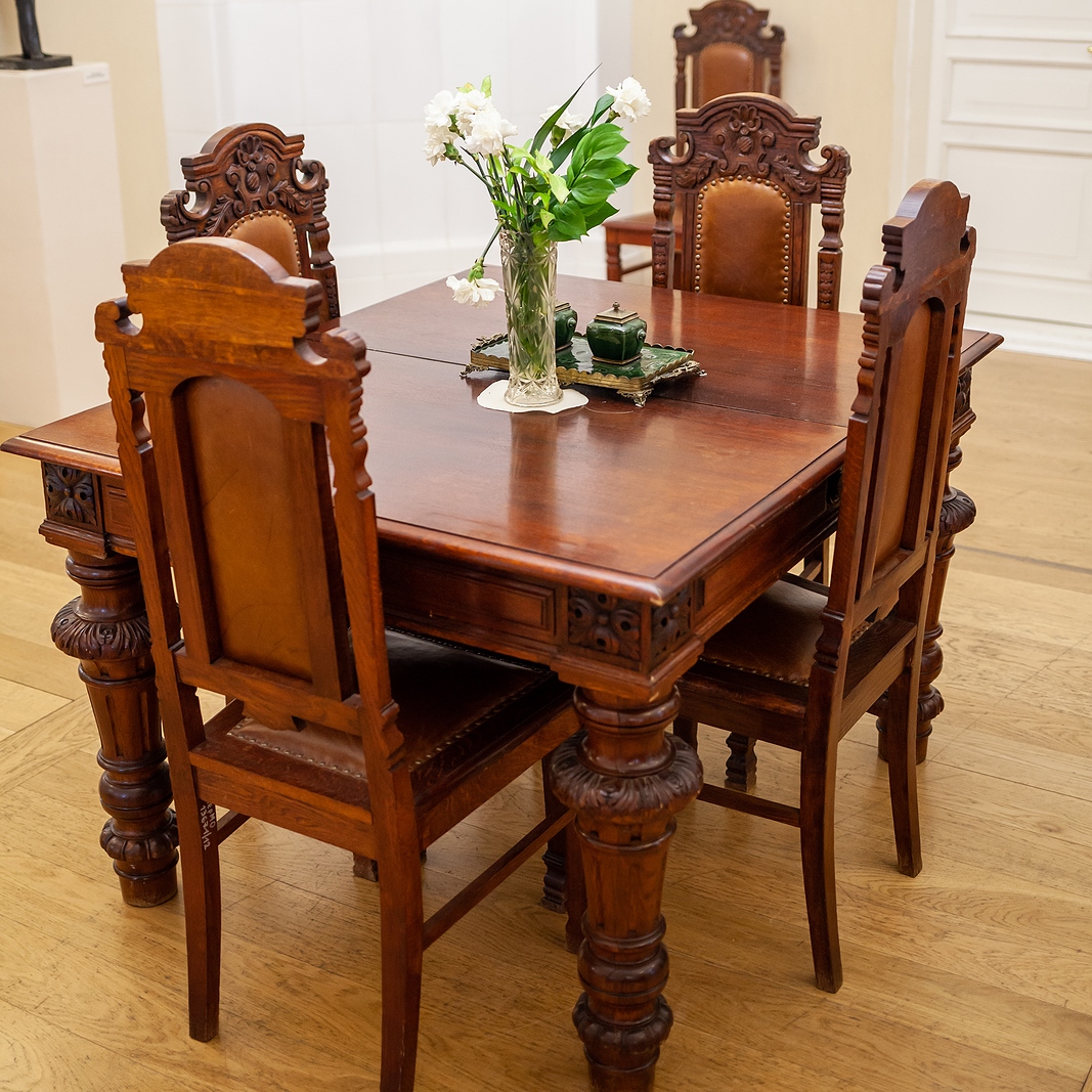 Best site to sell deals antique furniture