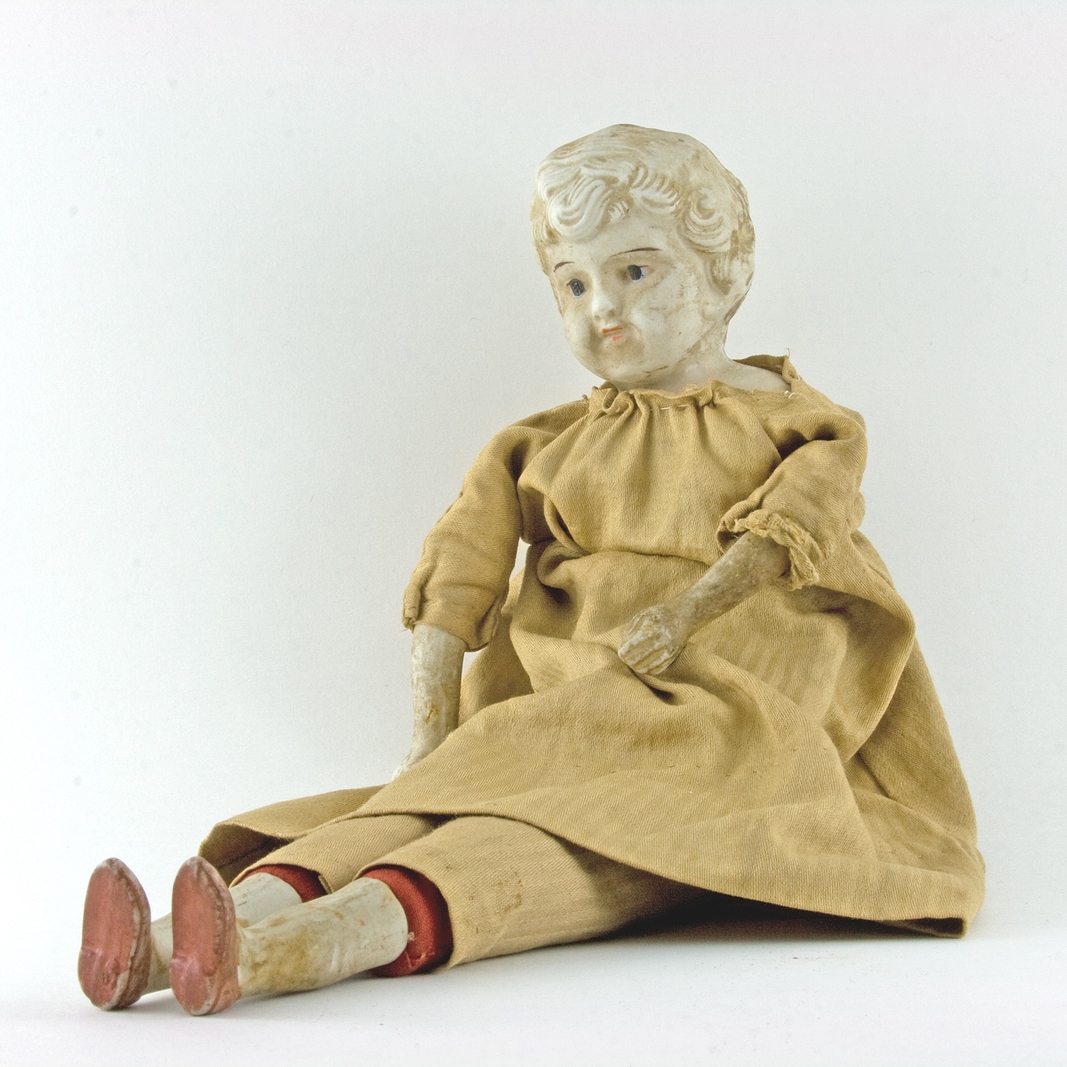 Antique Porcelain Dolls: How to Determine Their Value