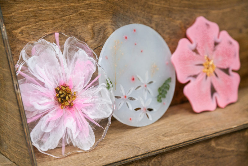 Crafting Stunning Flowers with Resin Molds: A Beginner's Guide