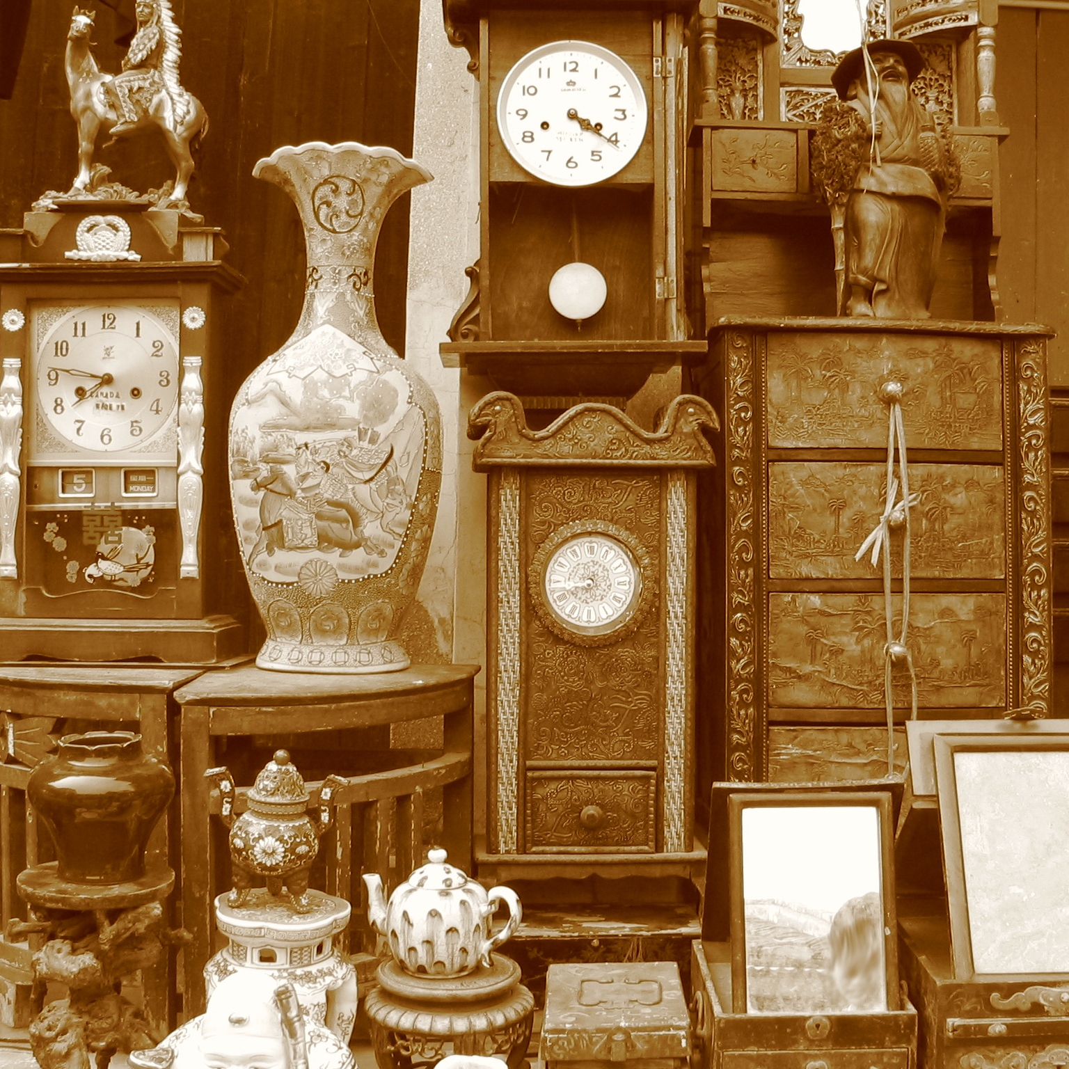 Ship Antique Furniture Stress-Free with Fine Art Shippers