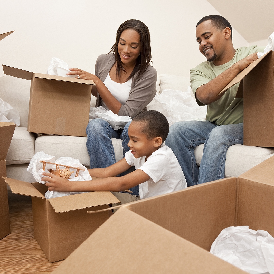 How to Handle Unpacking: Efficiently Organizing Your New Home