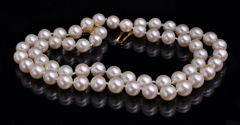 Sophisticated Style: Mastering the Art of Wearing Pearls