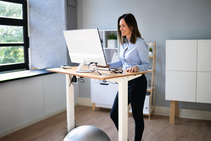 A Guide to Efficient and Secure Shipping Solutions for Standing Desks