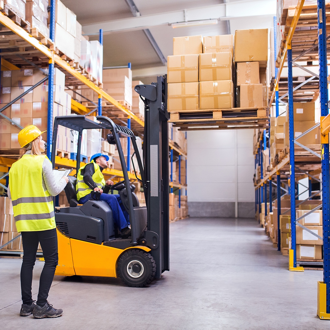 How RFID Tracking Software Improves Warehouse Efficiency