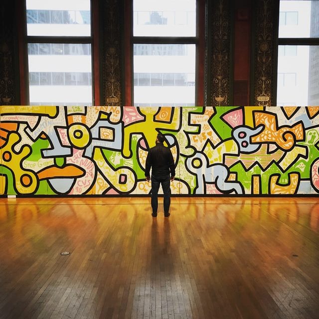 Avoiding Problems When Choosing an Art Gallery Dealer