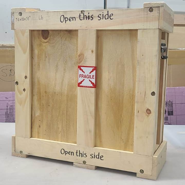 Art Crates for Shipping vs. Cardboard Boxes: Informed Comparison