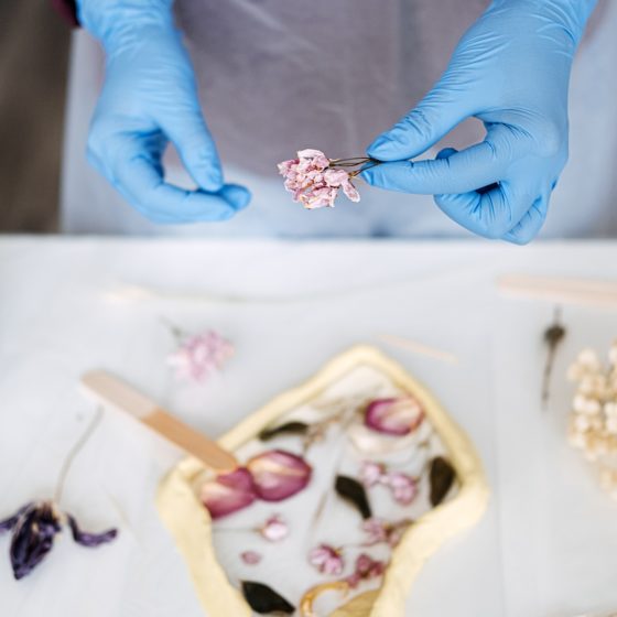 Crafting Stunning Flowers with Resin Molds: A Beginner's Guide