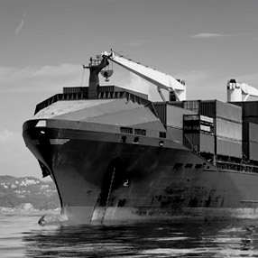 What Is Better Air Shipment or Sea Shipment? Pros and Cons