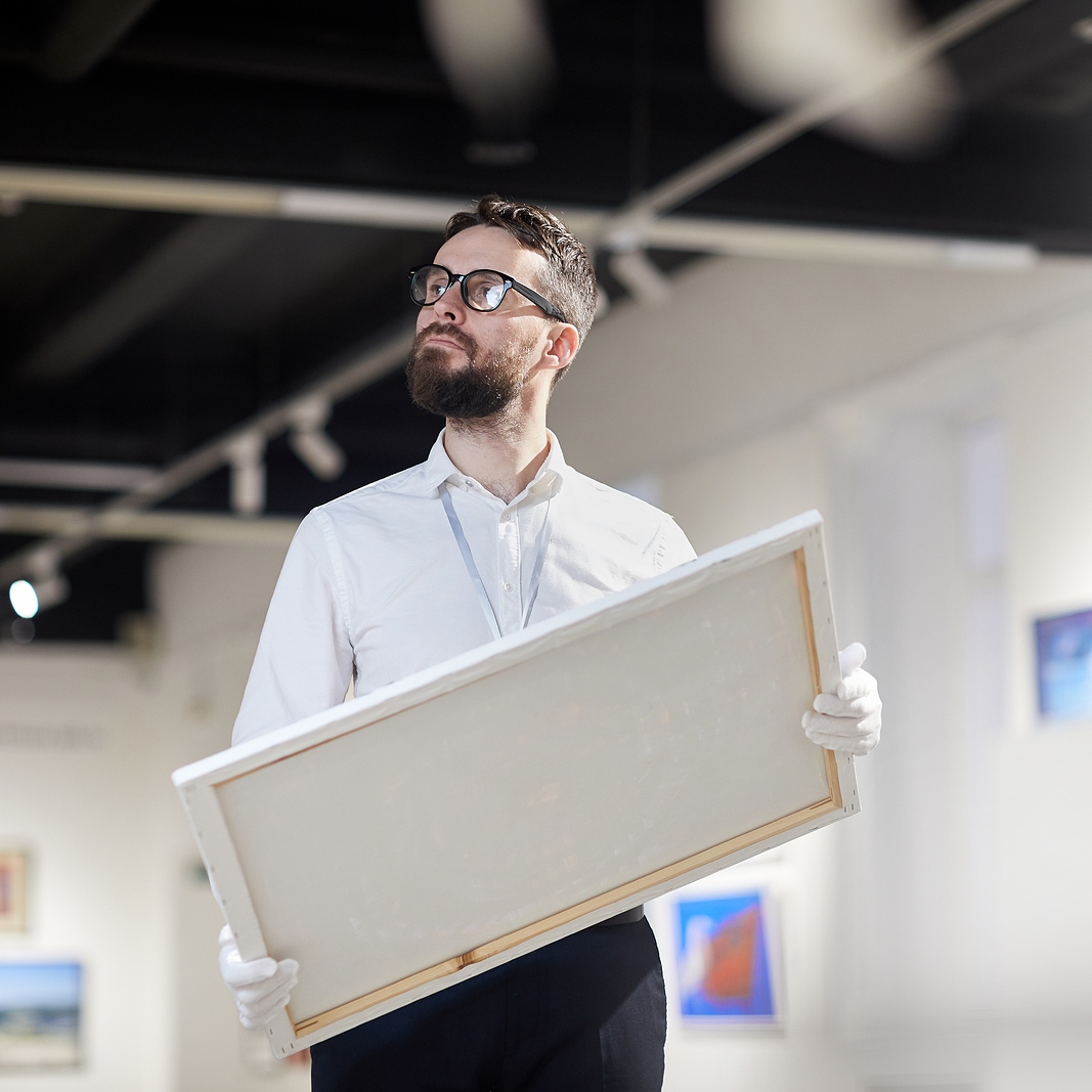 Is It a Challenge to Choose the Right Fine Art Moving Company?