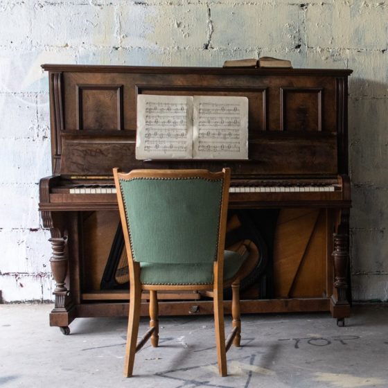 Modern Piano Moving