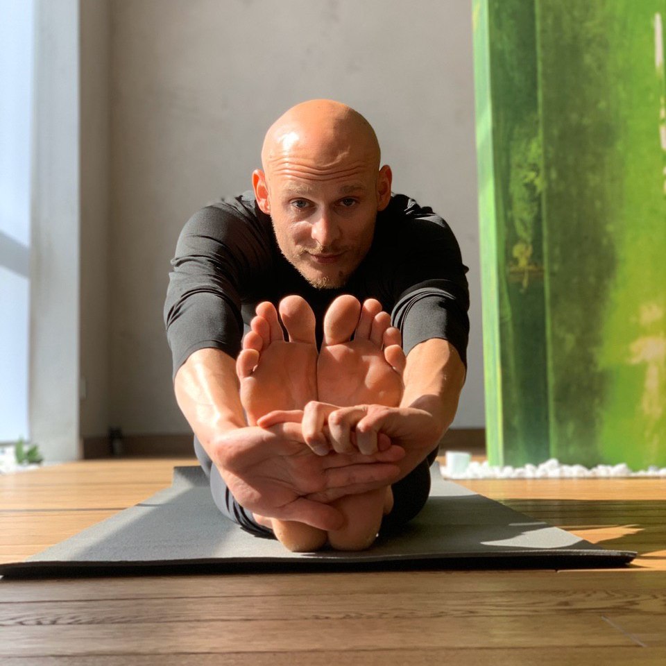 Yoga with Konstantin Novikov – A Step Toward a Conscious Lifestyle