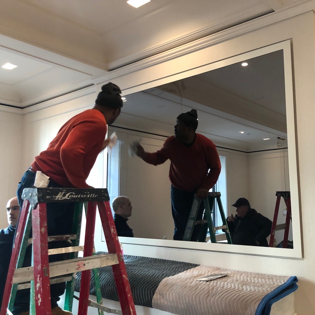 Local Art Transportation: High-End Mirrors & Lighting