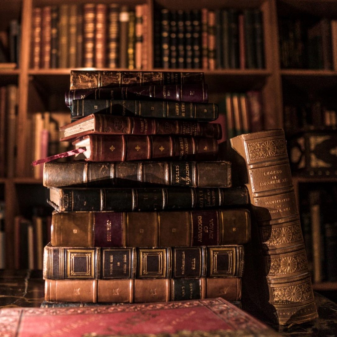 Easy Tips on How to Store Antique Books