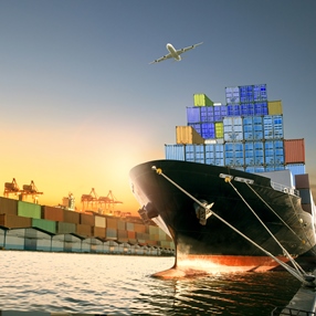 Shipping by Freight: Air Freight vs. Sea Freight
