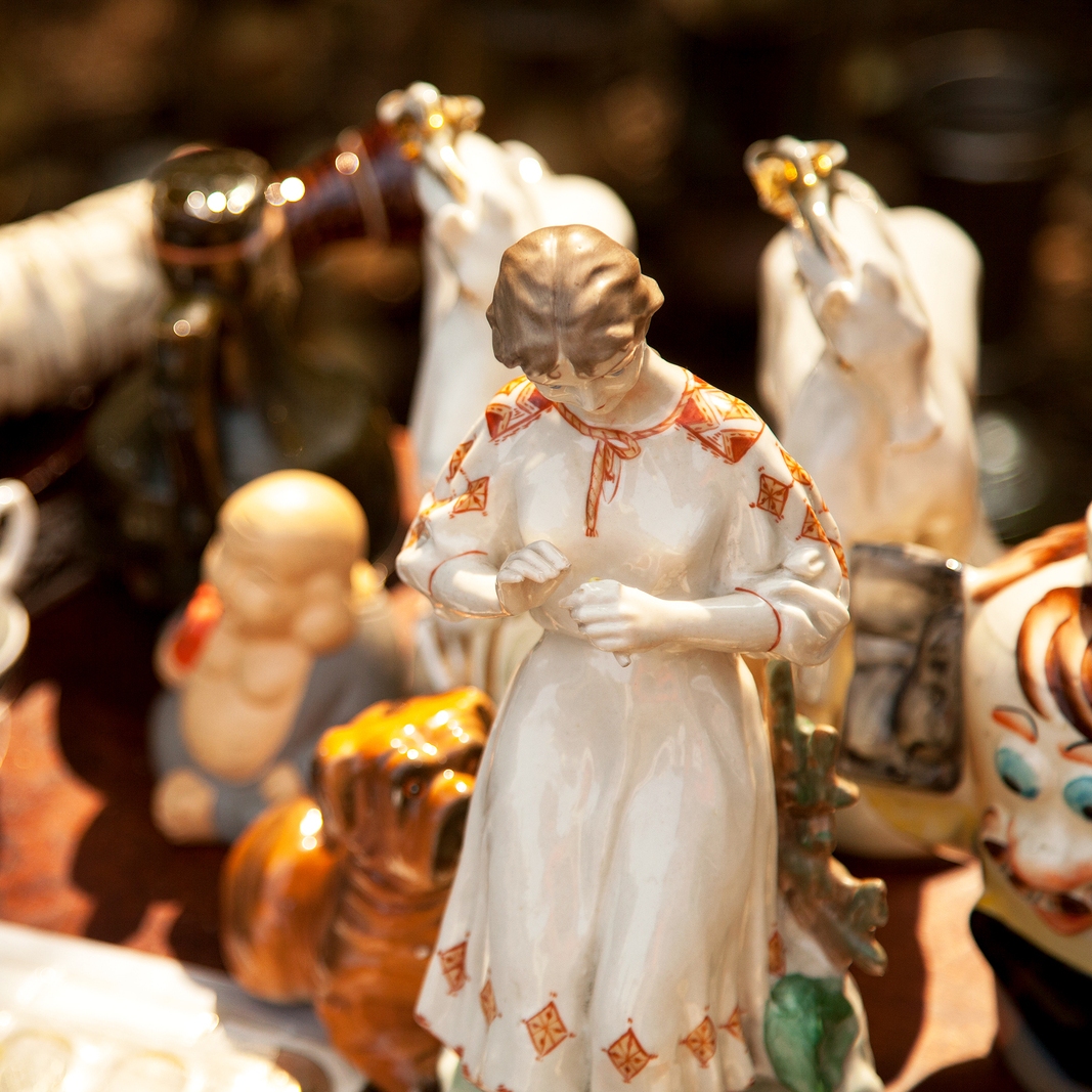 What’s the Best Way to Ship Porcelain Figurines So They Do Not Get Damaged?