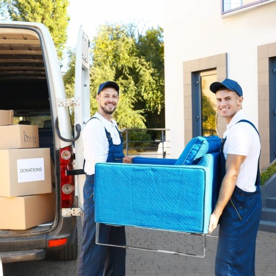Tips on Choosing White Glove Furniture Shipping Services