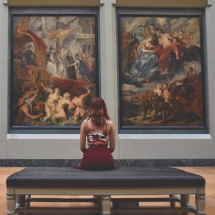 How to Choose the Right Employees to Work in Your Art Gallery