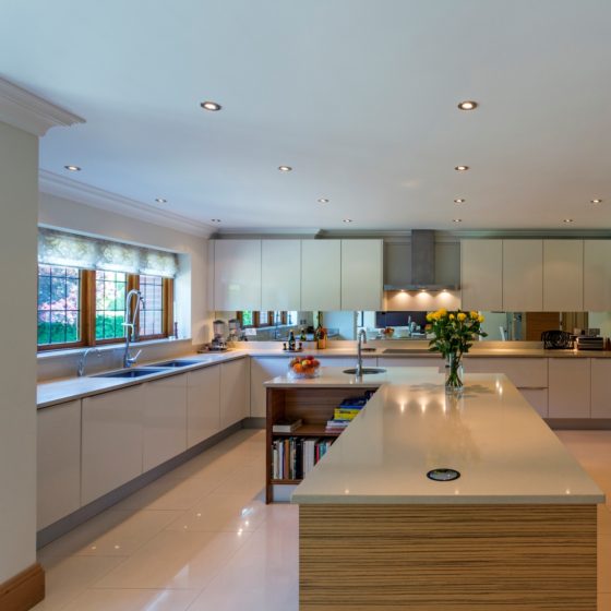 Modern vs. Traditional Kitchen Cabinet Styles: Which Is Right for You?