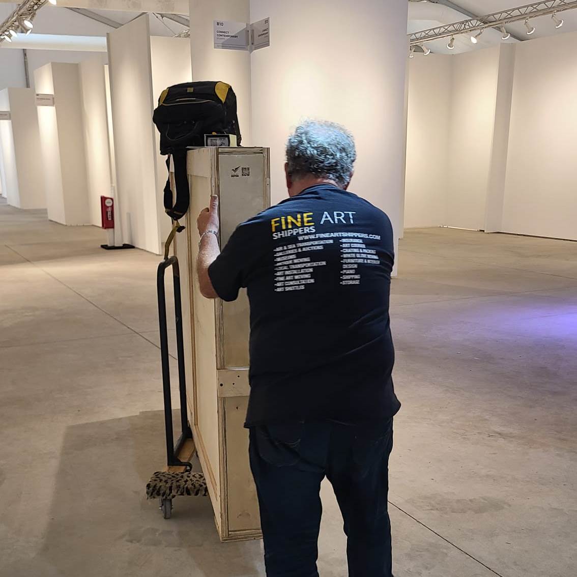 Art Shuttle for Fairs: The Role of Shuttles in Art Fair Logistics