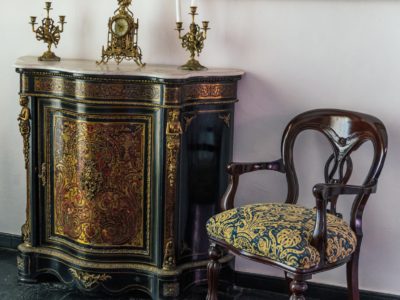 Antique Furniture Shipping in NYC: What You Need to Know