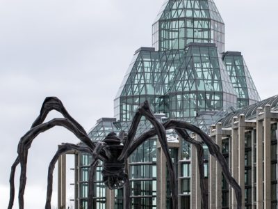 Glass Aesthetics in the Art Space: Function and Visual Minimalism