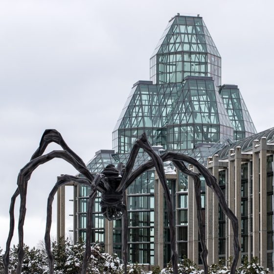 Glass Aesthetics in the Art Space: Function and Visual Minimalism