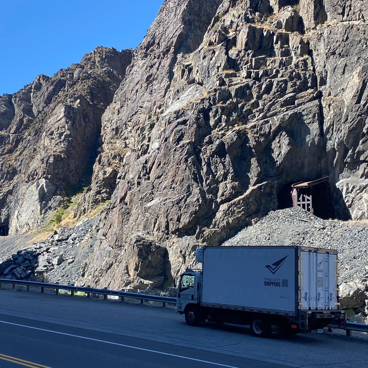 Art Shuttle Transportation Service: A Safe Option or an Extra Risk?