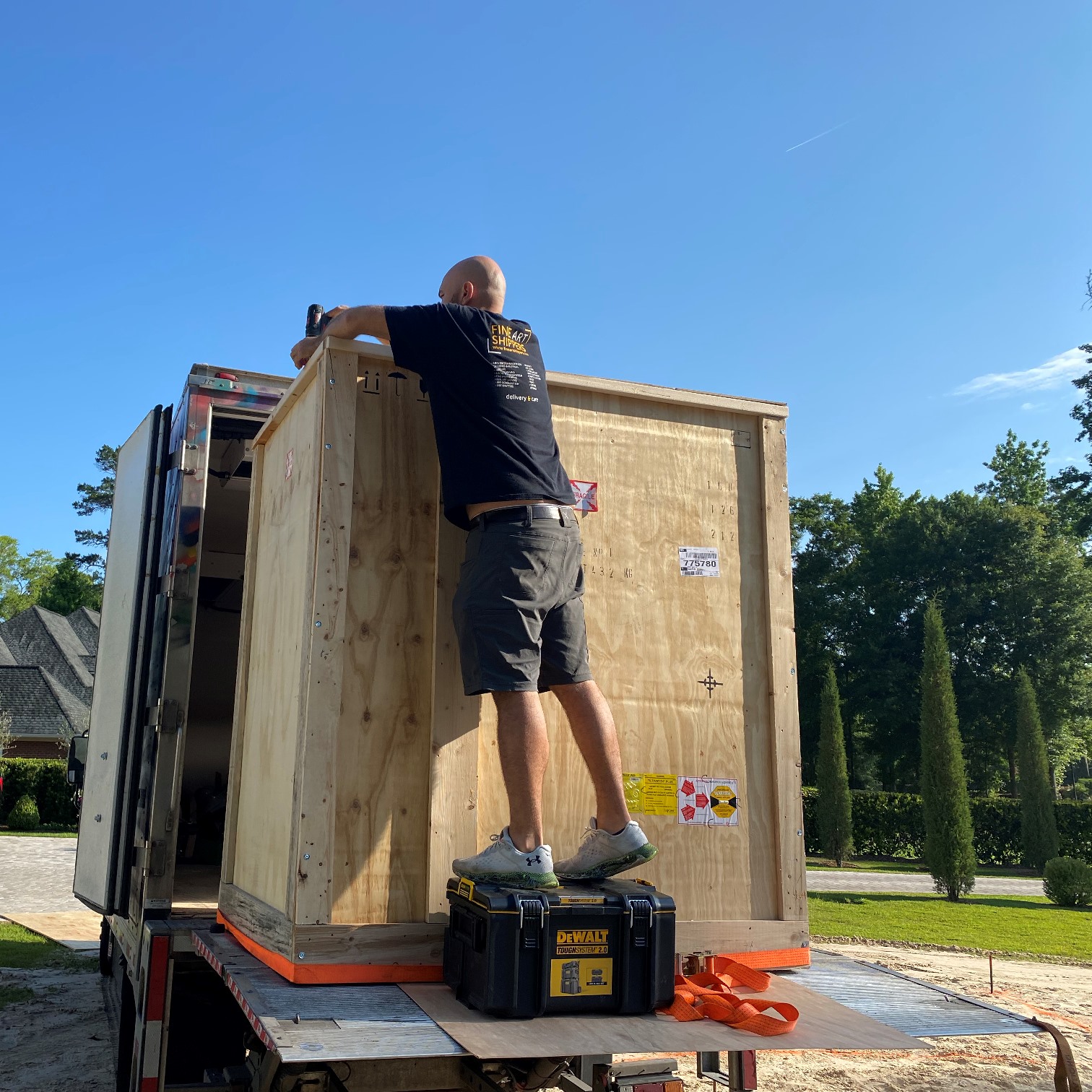 Why Choose Professional Art Freight Services Over Standard Shipping?