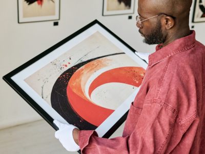 How to Pay Freelance Art Handlers the Right Way
