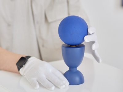 The Best Courier for Artwork: Top Characteristics to Look At