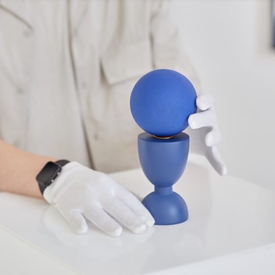 The Best Courier for Artwork: Top Characteristics to Look At