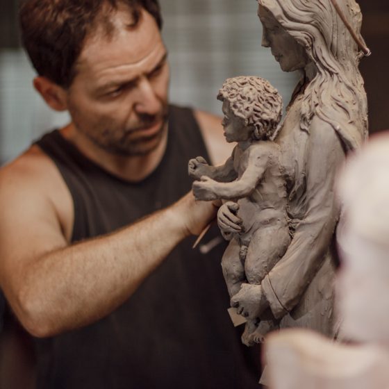 Moving Sculpture Art: An Expert Guide from Professionals