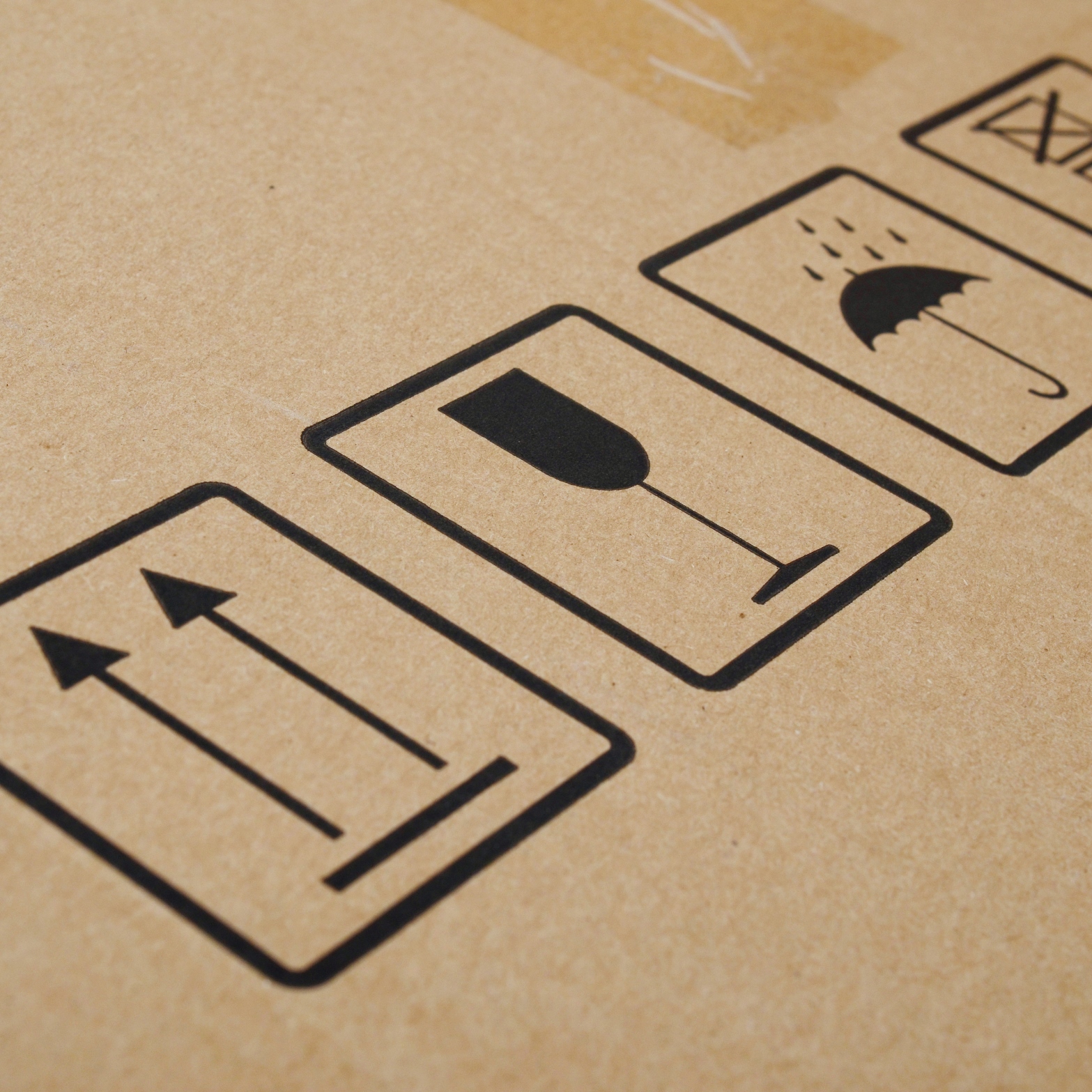 How Seasonal Weather Changes Affect Fine Art Shipping