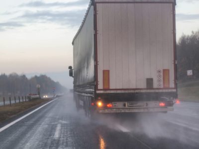 Can Truck Drivers Be Liable for Crashes on Wet Roads?