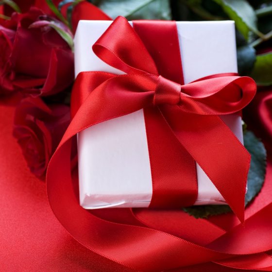 Love without Borders: Happy St. Valentine’s Day from Fine Art Shippers!