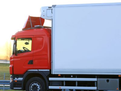 Climate-Controlled Truck vs. Regular Truck: Technical Comparison