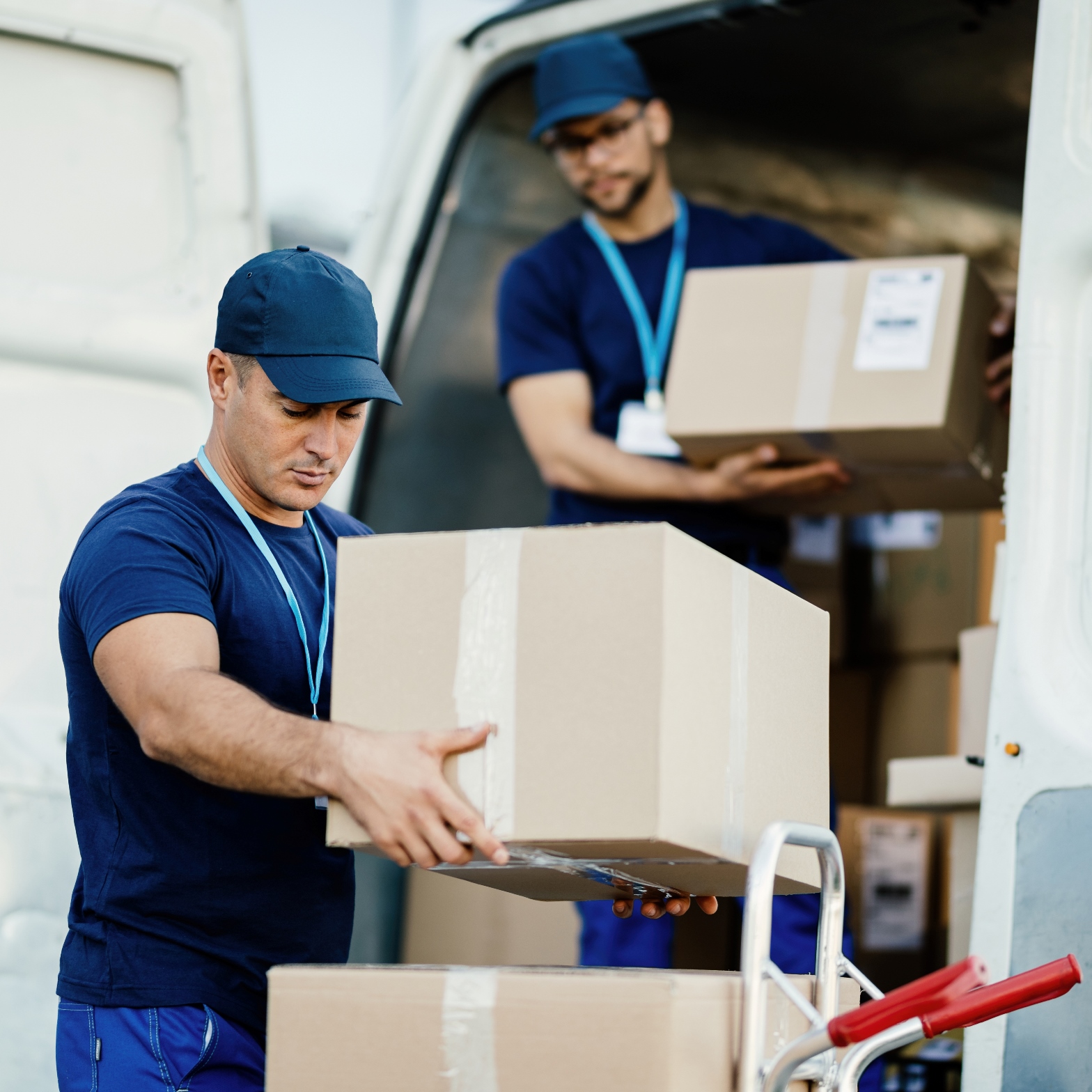 The Art of Consolidation: Shared Space in Cross-Country Art Shipping