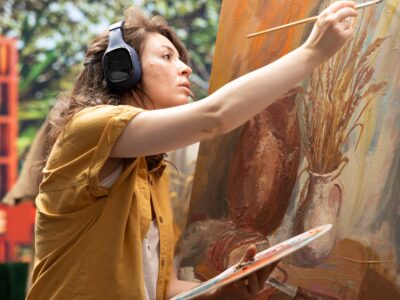 Why Some Artists Become Instantly Recognizable While Others Blend In