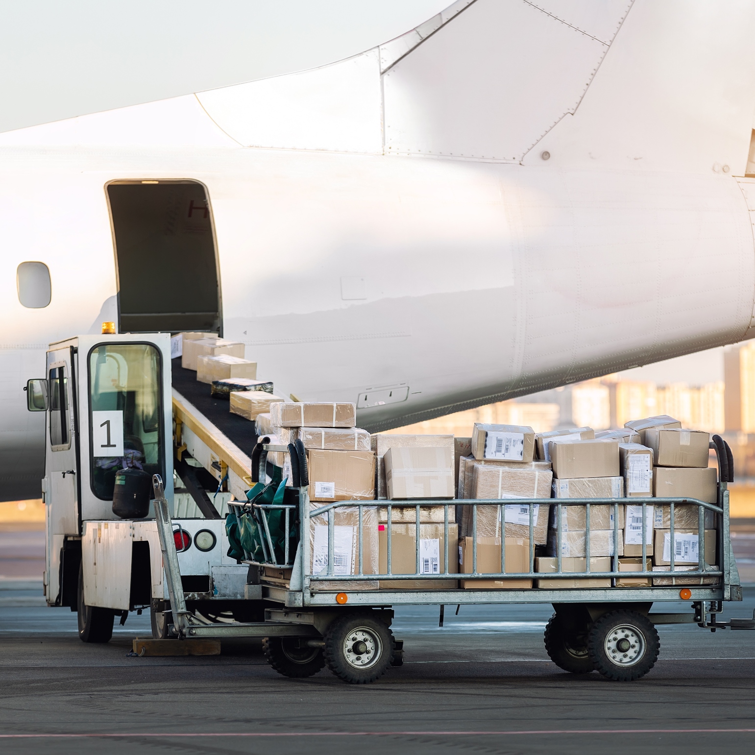 Air Freight vs Ground Shipping for Art: A Decision-Making Checklist