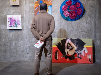 Courier Service vs Shuttle Service for Art: Which Is Right for You?